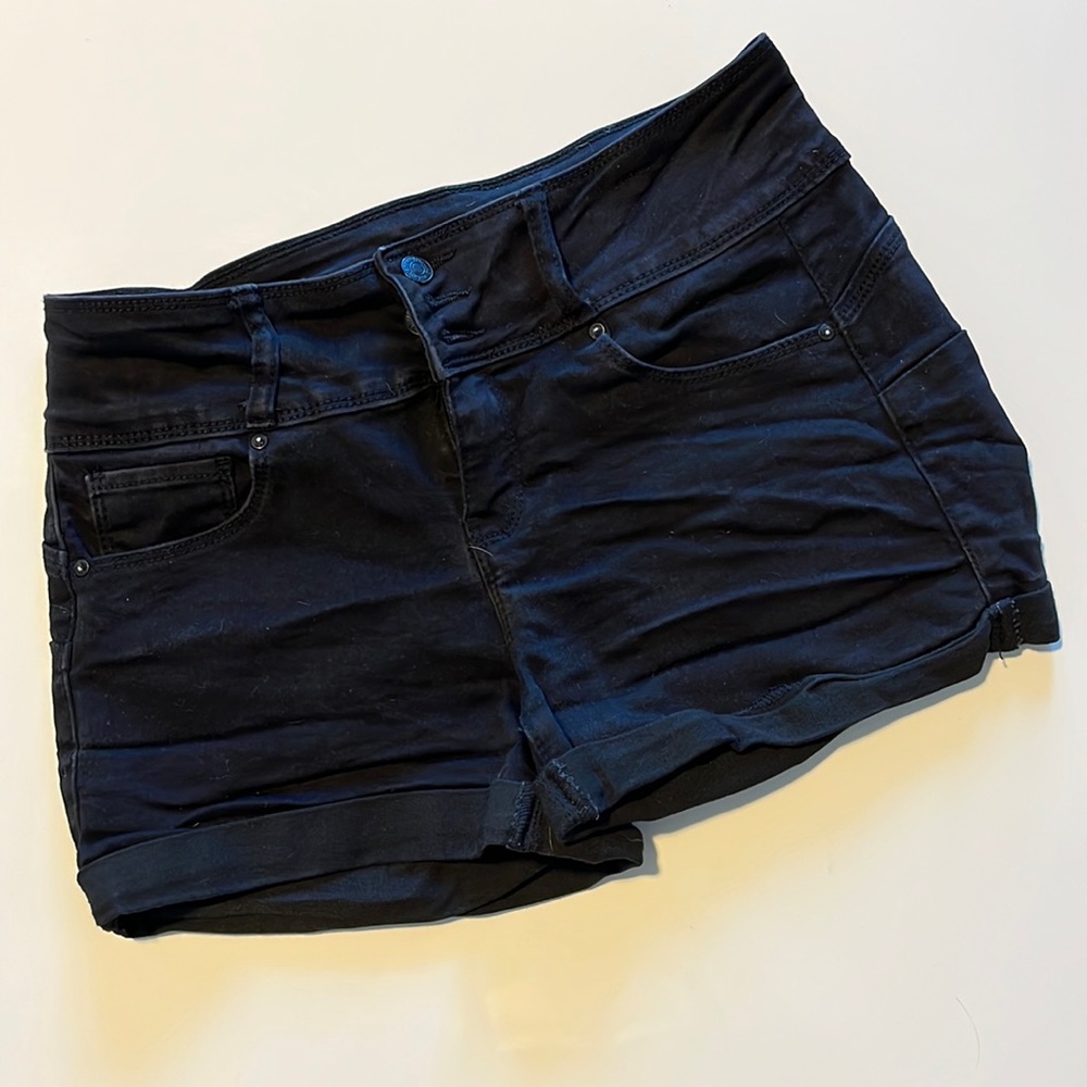 Forever 21 size medium black shorts